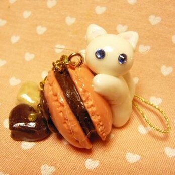 にゃんこのしっぽ○チョコマカロンのストラップ○白猫