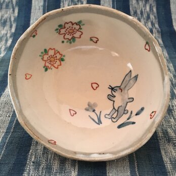 再出品　桜と浮かれうさぎのご飯茶碗の画像