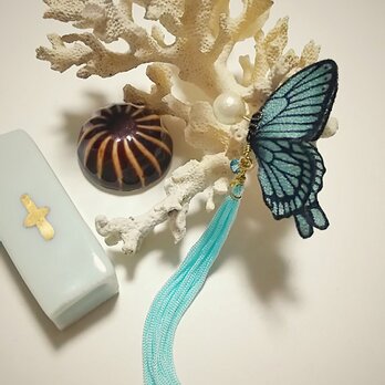 蝶のピアス 小 (アゲハ)