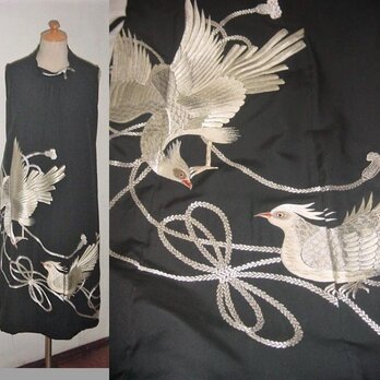Sold Out着物リメイク♪鳥の刺繍が豪華なアンテーィーク留袖ハイネックワンピースな・ボレロ付き♪ハンドメイドの画像