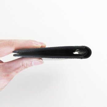 スキニーウォレット<Black> ラッピング・名入れ無料　 薄い 二つ折り財布の画像