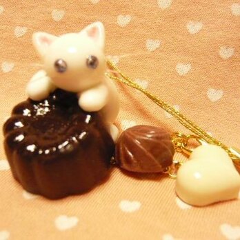 にゃんこのしっぽ○チョコレートのストラップ○白猫の画像