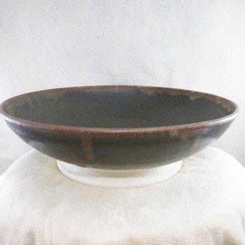 陶器中皿（黒マット＋こげ茶）の画像