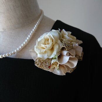 rose corsage (クリーム×ゴールド)の画像