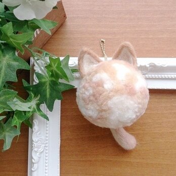 ファーポンポン（ネコ：ベージュMIX） ねこ　猫　にゃんこ 　ファーチャームの画像