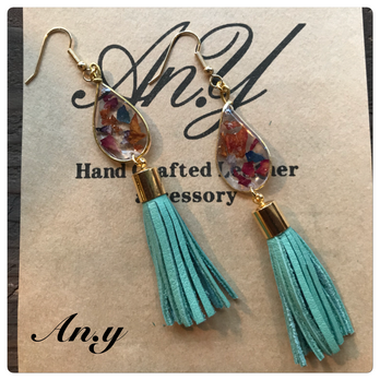 レザーペパーミントGreenタッセル&ドライフラワーペタル