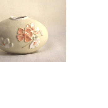 桜浮彫小花瓶（丸）の画像