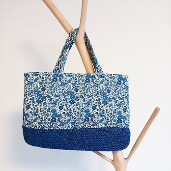 リバティ×小さなぺったんこかごバック＊エマ・アンド・ジョジーナ＊ブルー