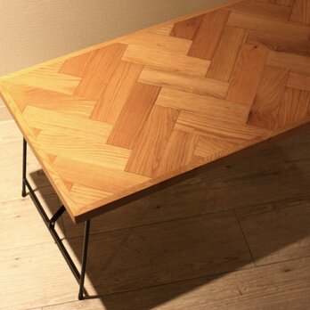 オーク材ヘリンボーン アイアン折り畳みテーブルの画像