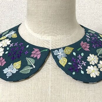 手刺繍つけ襟（錆鼠色）の画像