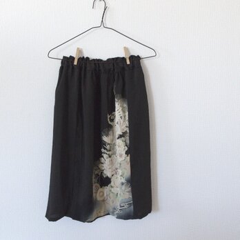 黒留袖のギャザースカートの画像