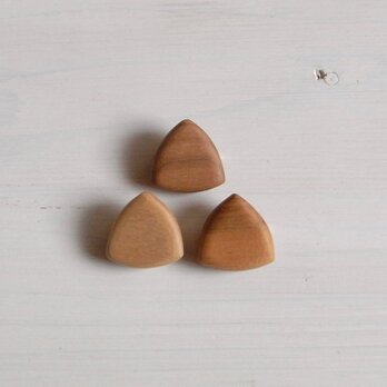 木のブローチ　△の画像