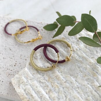 バイカラーシルクのフープイヤリング
