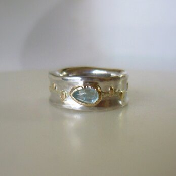 Gold vine & アクアマリンの指輪　の画像