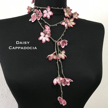 刺繍のラリエット「桜」ピンク＆ベージュの画像