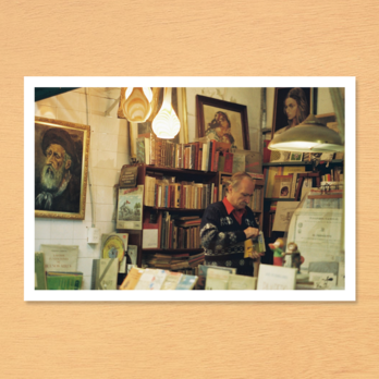 ポストカード No.4 『 Buenos Aires / Argentina 昔ながらの古本屋さん 』2枚セットの画像