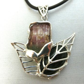 トルマリン原石の花ペンダント