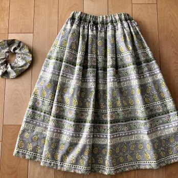 【sale】パイナップル繊維入りギャザースカート（グレーショート）の画像