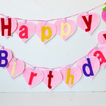 大人気バースデイケーキ＆苺のお誕生日のハートガーランドの画像