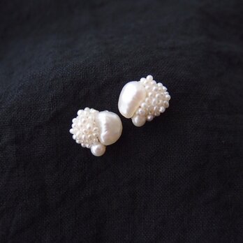 【真珠の刺繍ピアス】petit beans × seed pearlの画像