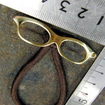 真鍮ブラス製 眼鏡(メガネ)デザインヘアゴムコンチョ 髪留め・バッグボタン飾り・ペットの首輪飾りにもの画像