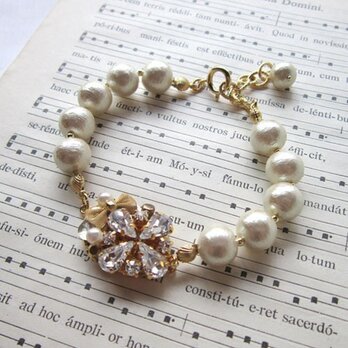 クリスタルビジューとパールのブレスレット（ゴールド）