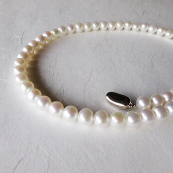 艶やかな白の淡水パールネックレス（７～８ｍｍ）／44cm