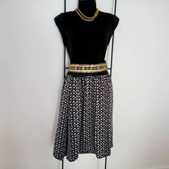 ★ラスト1枚★北欧柄ストレッチ素材のスカート★インドの手作りビーズベルト付き★