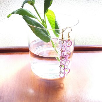 刺繍糸とビーズのピアス／イヤリング『ピンク系・3』の画像