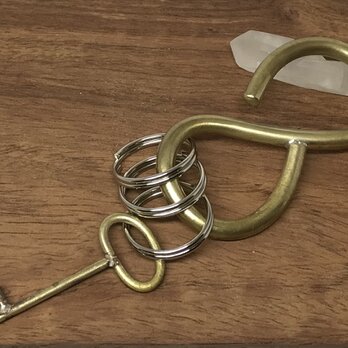 brass key holderの画像