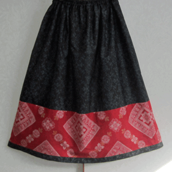 着物リメイク♪赤の花菱模様柄が可愛い泥大島紬スカート（裏地付き）の画像