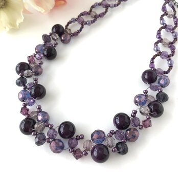クラシックカラー ネックレス　ビーズ編み　紫の画像