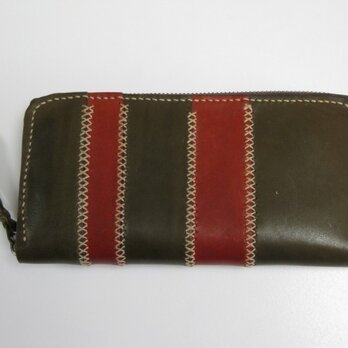 手縫い　ボーダー柄のラウンドファスナー財布の画像