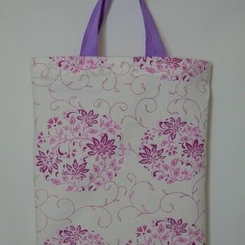 華麗なるモデル美しい桐谷さんの可愛いバッグ姫菊bagの画像
