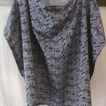 おくるみに使える授乳ケープ 線描きプリント ブラック　綿100%の画像