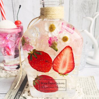 苺ミルク ハーバリウム strawberry  苺 ギフトの画像