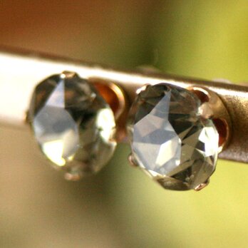 【大粒8㎜】14kgfヴィンテージスワロフスキービジューピアス　ブラックダイヤモンドの画像
