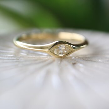 マーキスカットダイヤモンド指輪の画像