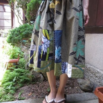 浴衣スカート☆黄と緑の百合も可憐カラフルパッチ色々72㎝丈の画像