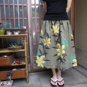 浴衣リメイクスカート☆カーキベージュに緑と黄の百合♪79㎝丈の画像