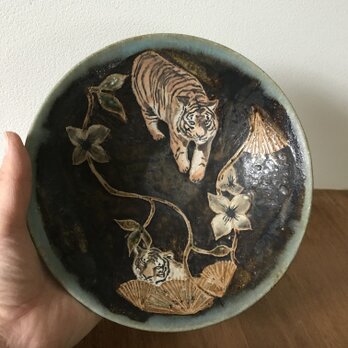 虎の絵皿の画像