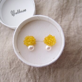 【天然石の刺繍ピアス】yellow agate × pearl イエローアゲート・真珠