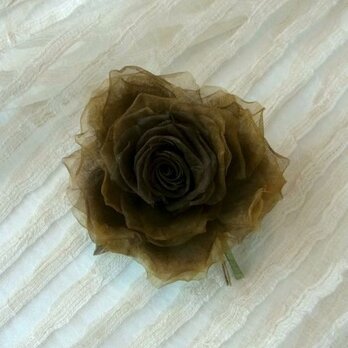 マロン色の巻き薔薇 * シルクオーガンジー製 * コサージュの画像