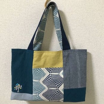 刺繍バッグ＊青い鳥のとまる樹の画像