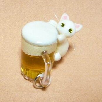 にゃんこのしっぽ〇にゃんこの生ビール〇白猫〇ストラップorキーホルダ―の画像