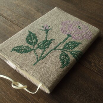 クロスステッチ花刺繍の文庫本ブックカバー　茶の画像