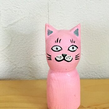 木彫り猫　 パステル　ピンクの画像