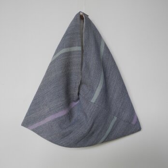 手織り布の三角袋／ブルー系の画像