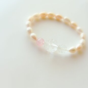 *lotus flower w/rose quartz and pearlの画像