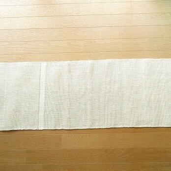 １）真っ白のリネンの手織りテーブルランナーの画像